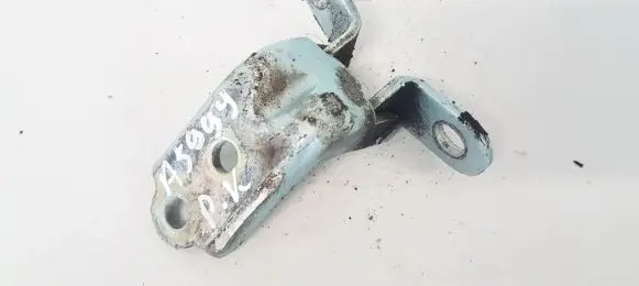 KIA Carens II Front door upper hinge