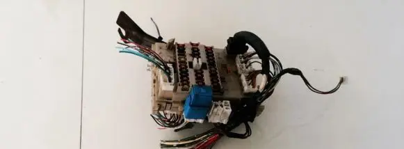 Nissan Almera N16 Fuse box set 243505M300 0126011