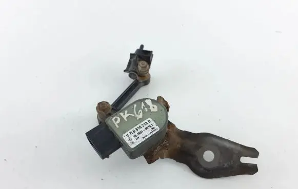 Audi Q7 4L Headlight/headlamp level sensor 7L0616213D