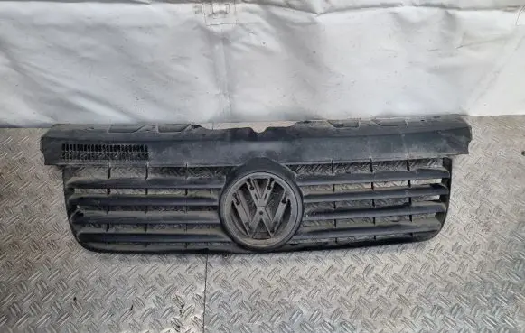 Volkswagen Multivan T5 Front bumper upper radiator grill 7H0807101