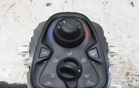 Toyota Aygo AB40 Climate control unit 55900-YV030