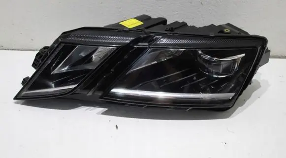 Skoda Octavia Mk3 (5E) Headlight/headlamp