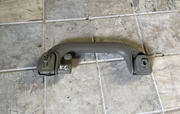Hyundai Santa Fe Rear interior roof grab handle 853422B100