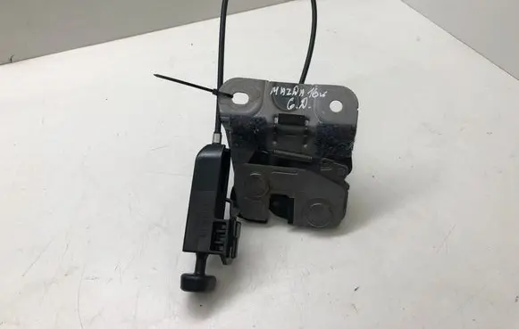 Mazda 3 III Seat back rest lock catch RUO15B175
