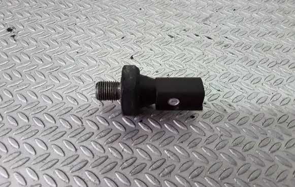 Audi A4 S4 B6 8E 8H Oil pressure sensor 