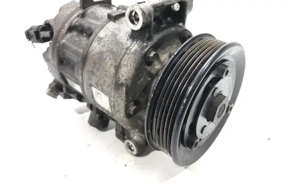 Volkswagen Golf VII Air conditioning (A/C) compressor (pump) 5Q0820803