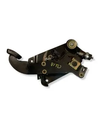 Mercedes-Benz Vito Viano W638 Brake pedal A6384200084