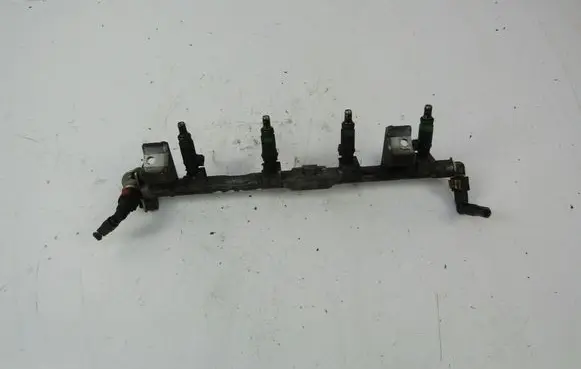 Ford Focus Fuel main line pipe 