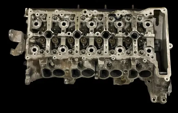 BMW 3 E90 E91 Engine head 7797678