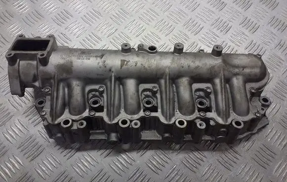 Opel Zafira B Intake manifold 55210201