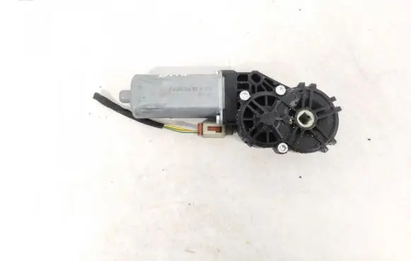 BMW 5 E60 E61 Seat adjustment motor 0390201999 8316670