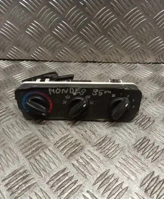 Ford Mondeo MK I Climate control unit 93BW18D451AE
