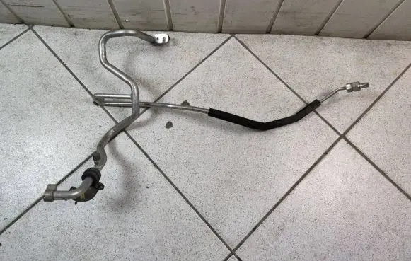 Mazda CX-9 Air conditioning (A/C) pipe/hose