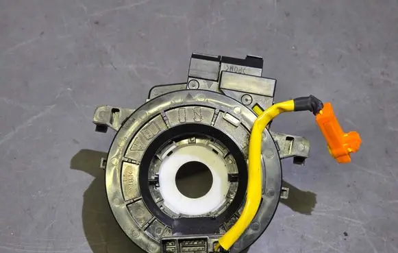 Toyota Avensis T270 Airbag slip ring squib (SRS ring) 8924505030