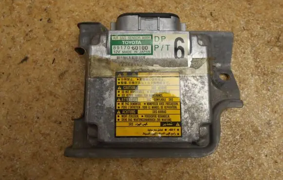Toyota Land Cruiser (J100) Airbag control unit/module 8917060100