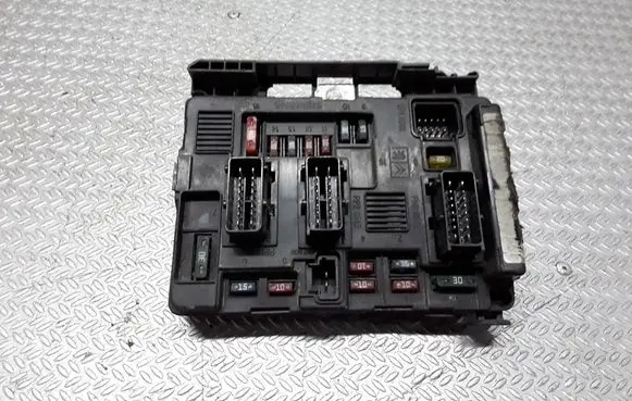 Peugeot 807 Fuse module