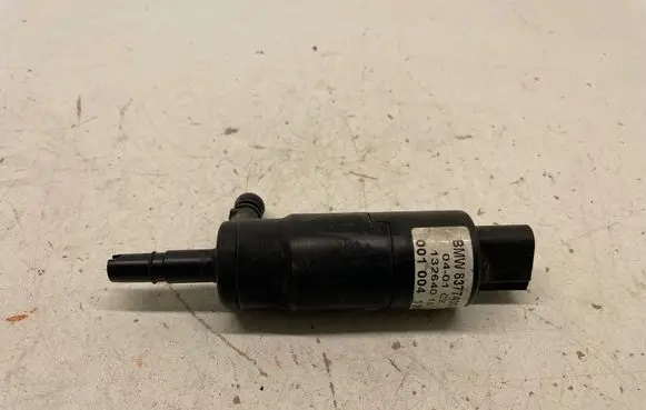 BMW 3 E46 Headlight washer pump 8377430 13264010