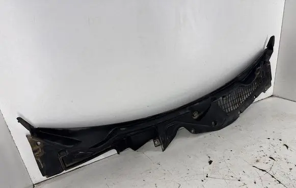 Ford Mustang VI Wiper trim FR3B63018A15AHW
