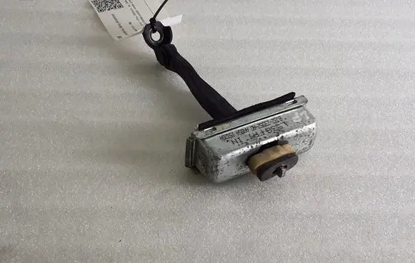 Land Rover Evoque I Front door check strap stopper BJ3223552AD