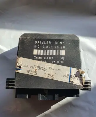 Mercedes-Benz E W210 Door control unit/module 2108207626