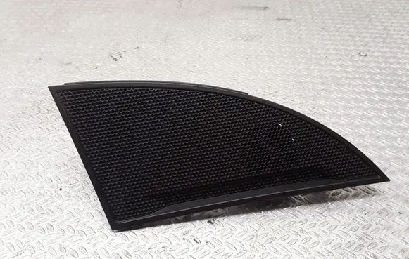 Front door high frequency speaker