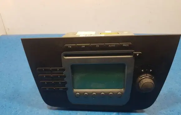 Seat Altea XL Radio/GPS head unit trim 