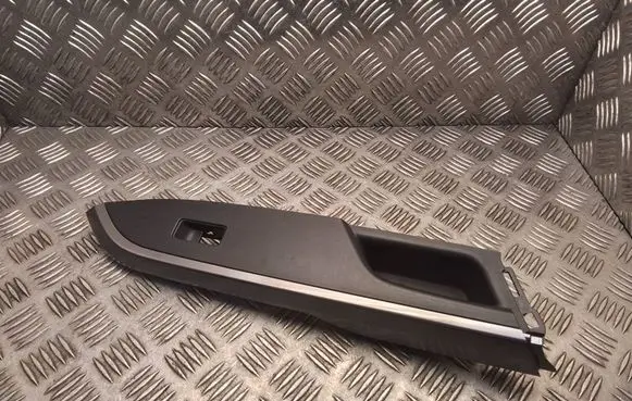 Suzuki Vitara (LY) Front door window switch trim 8371554P00