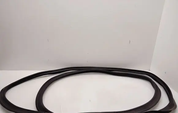 Audi Q7 4M Loading door rubber seal (on body) 4M0827705