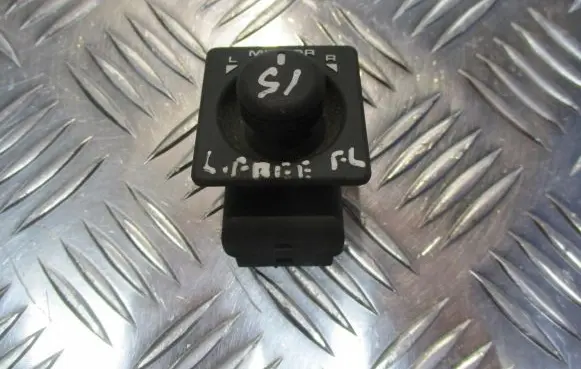 Land Rover Freelander Wing mirror switch