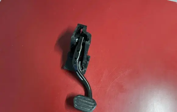 BMW X1 U11 Brake pedal 6891135 35006891135