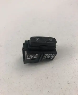 Volvo V70 Central locking switch button 31343100