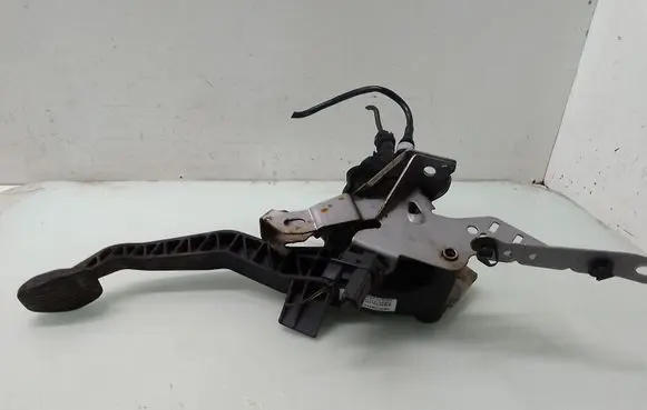 Ford Focus C-MAX Clutch pedal 3M517B633KB