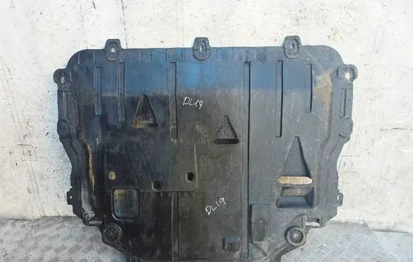 Volvo V40 Engine splash shield/under tray 31440279