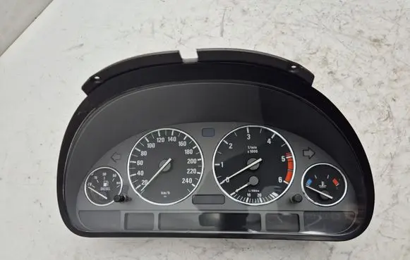 BMW 5 E39 Speedometer (instrument cluster) 8374336