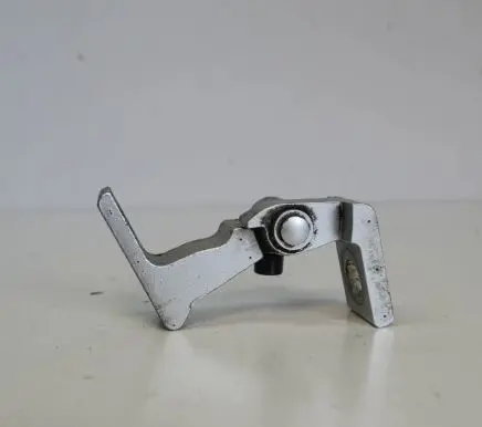 Volkswagen Jetta VI Front door upper hinge 8K0831402D