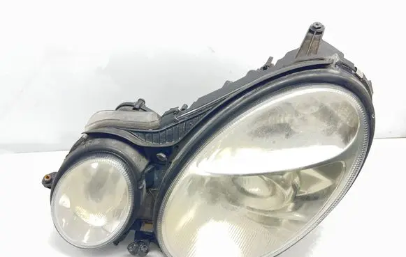 Mercedes-Benz E W211 Headlight/headlamp 15435901 5DV008290