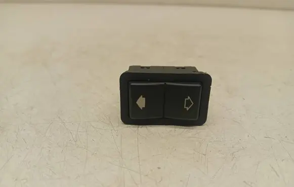 BMW 5 E39 Electric window control switch 8368974