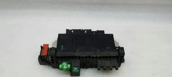 Mercedes-Benz SL R230 Fuse module A0265453432