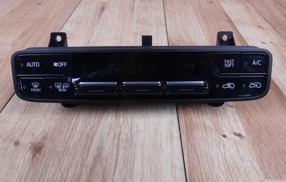 Toyota Auris E180 Climate control unit 5590002820