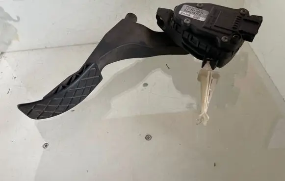 Audi A3 S3 8L Accelerator throttle pedal 1J1721503H 6PV00777001