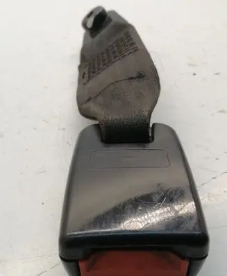 Front seatbelt buckle