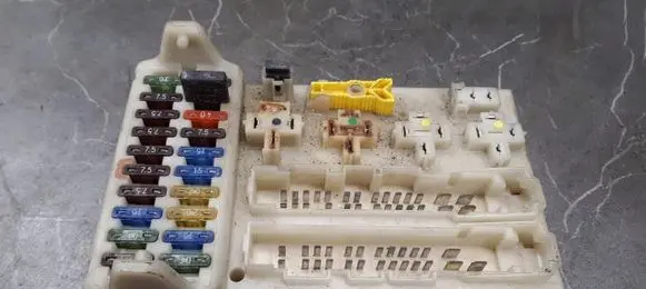 Ford Mondeo Mk III Fuse box set 93BG-14K150-AC
