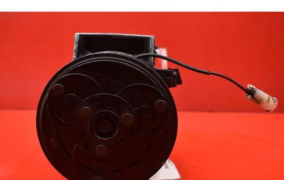 Volvo XC90 Air conditioning (A/C) compressor (pump) 8708581