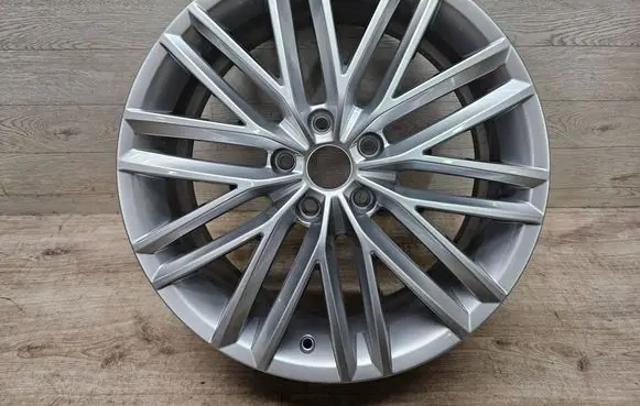 Seat Ateca R18 alloy rim 575601025D