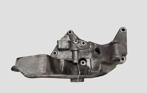 Volvo V40 Cross country Generator/alternator bracket 31401103
