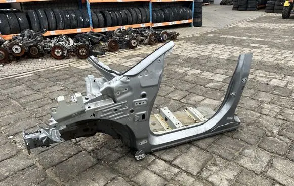 Ford Puma Front quarter panel DG24876