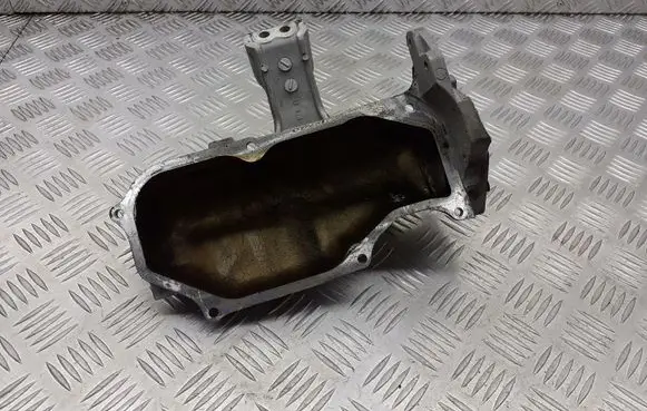 Nissan Primera Fuse box cover 