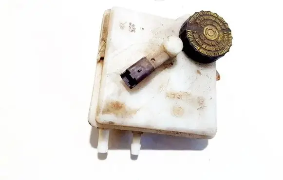 Citroen Xsara Picasso Brake fluid reservoir 0204024818