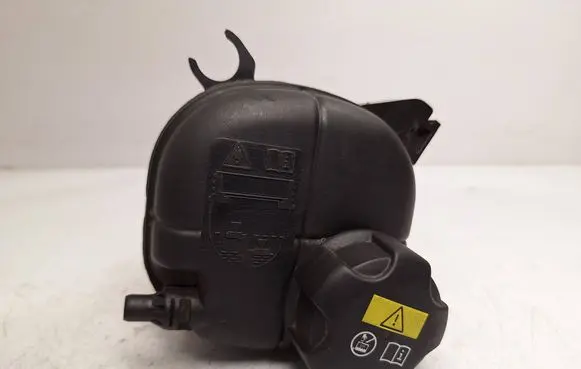 BMW 7 G11 G12 Coolant expansion tank/reservoir 8610655 17138610655 17139485733