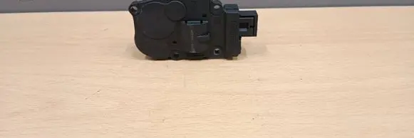 Mercedes-Benz C W204 Air flap motor/actuator K9749005 EFB330 23032010